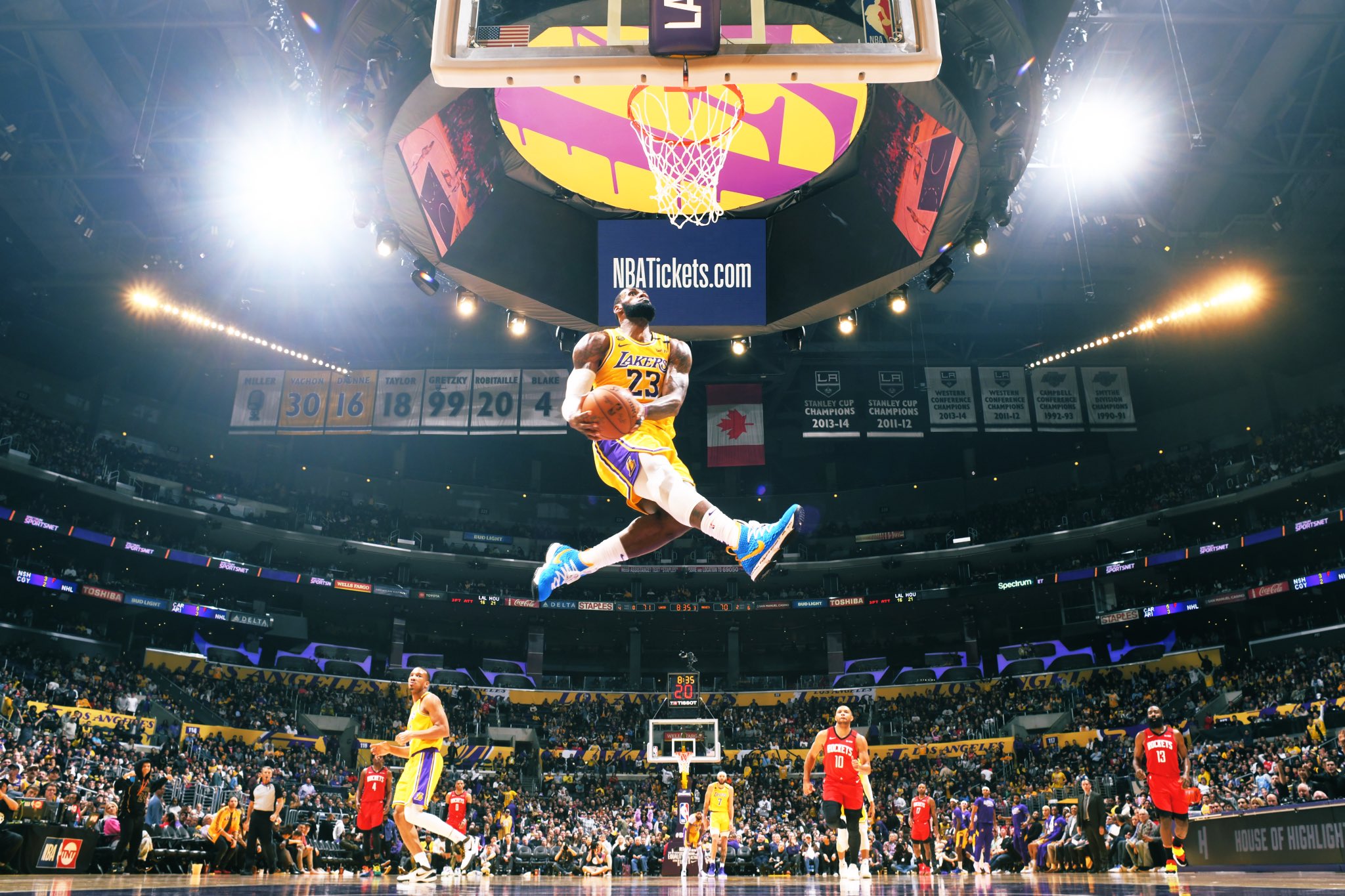 现这一壮举 现这一壮举