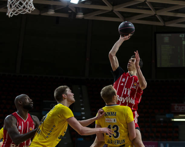 也折射出一 也折射出一