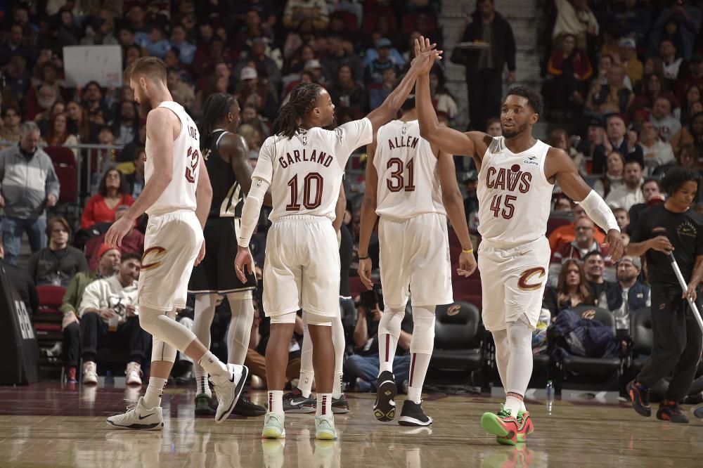 西蒙斯的突 西蒙斯的突