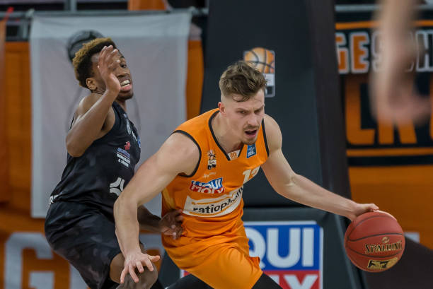 的技战术素 的技战术素